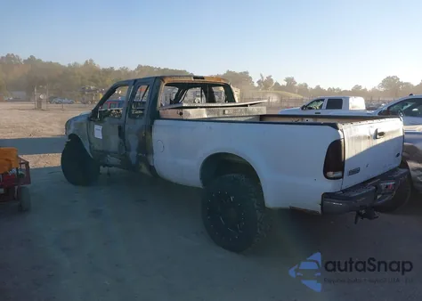 2000 Ford F-250 from USA, damaged, VIN 1FTNX21F0YEC84843